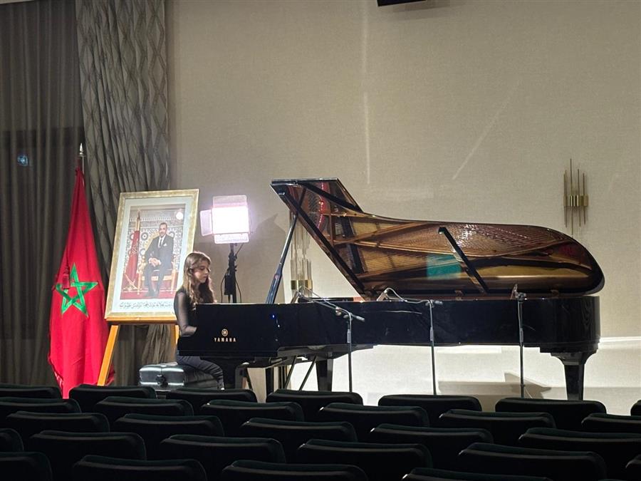 PİYANONUN GENÇ İNCİSİ AYŞE NİL, BAŞARISIYLA NARLIDERE’Yİ GURURLANDIRDI