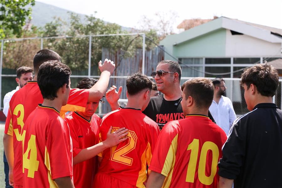 NARLIDERE, 19 MAYIS RUHUNU SPORLA YAŞATTI
