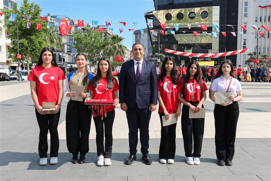 NARLIDERE, 19 MAYIS’I COŞKUYLA KUTLADI