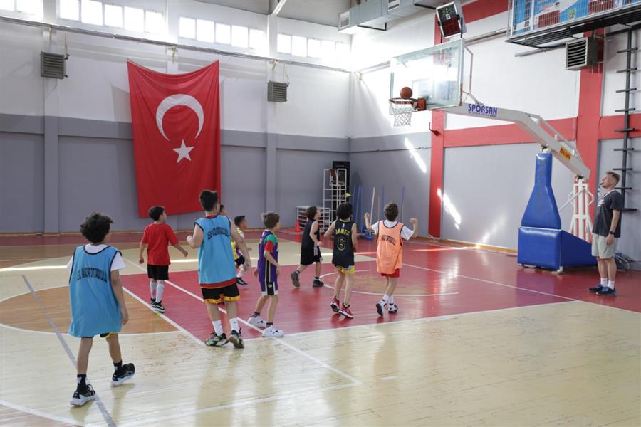 NARLIDERE’DE YAZ KURSLARI BAŞLIYOR