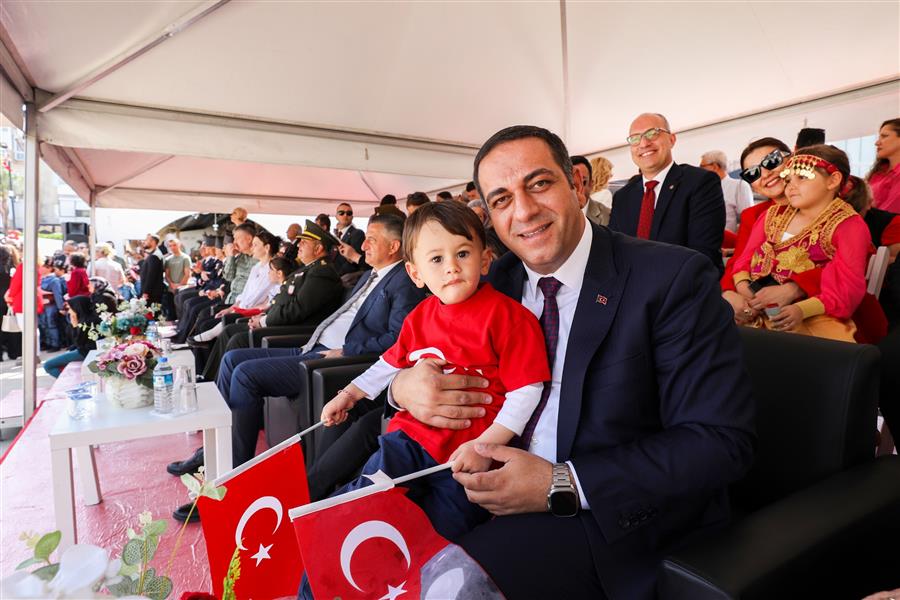 MİNİK HEMŞEHRİLERİN İLK HEDİYESİ NARLIDERE BELEDİYESİ’NDEN